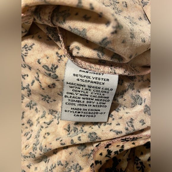 BNWT Eclair Long Sleeve Floral Mock Neck Blouse - Picture 8 of 8